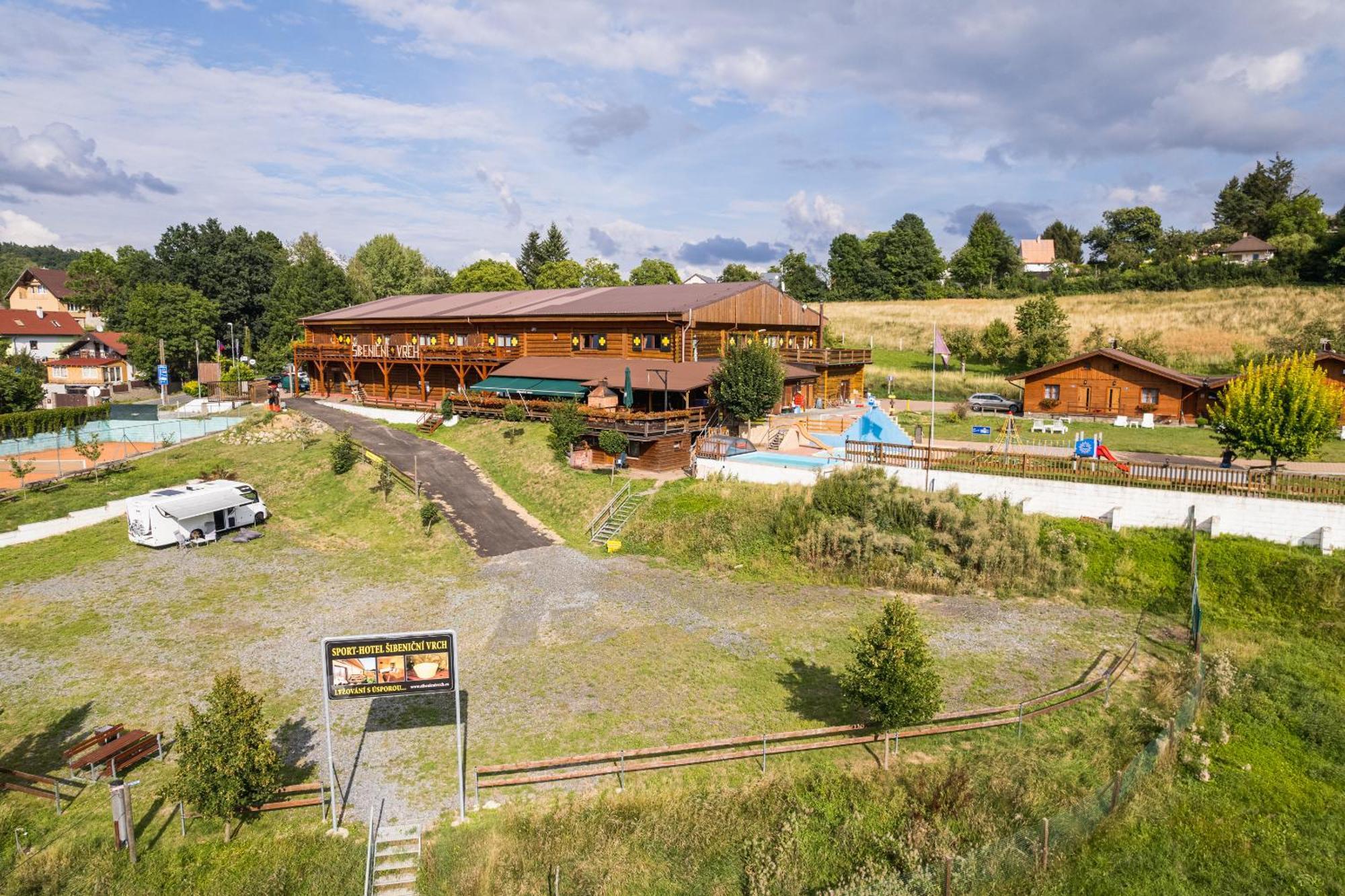 Sport-Hotel Sibenicni Vrch Mnichovice 外观 照片